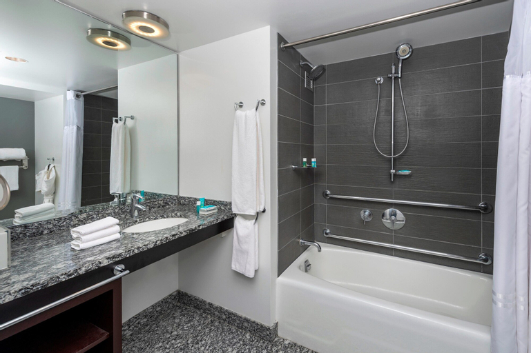 Bathroom 7