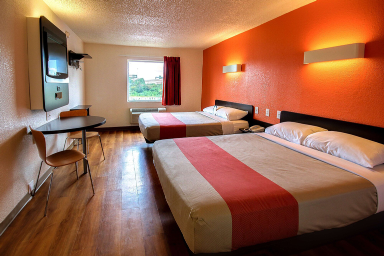 Bedroom 18