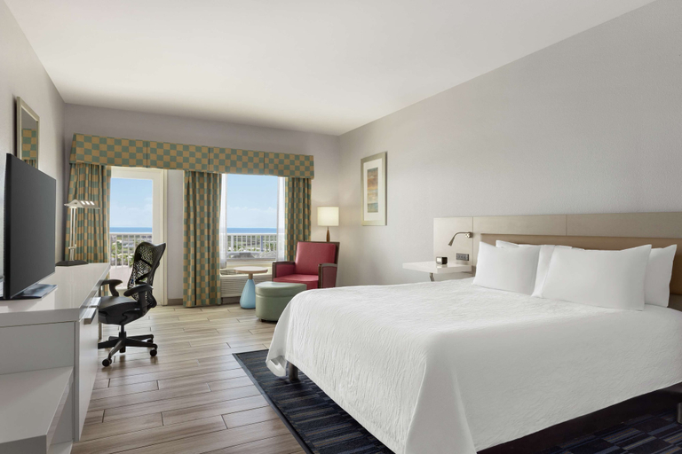 Bedroom 4, Hilton Garden Inn South Padre Island Beachfront, Cameron