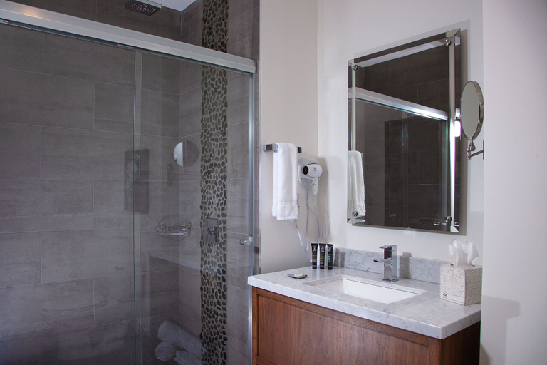 Bathroom 4, Kumiai Inn, Tecate