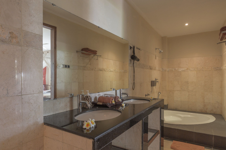 Bathroom 15