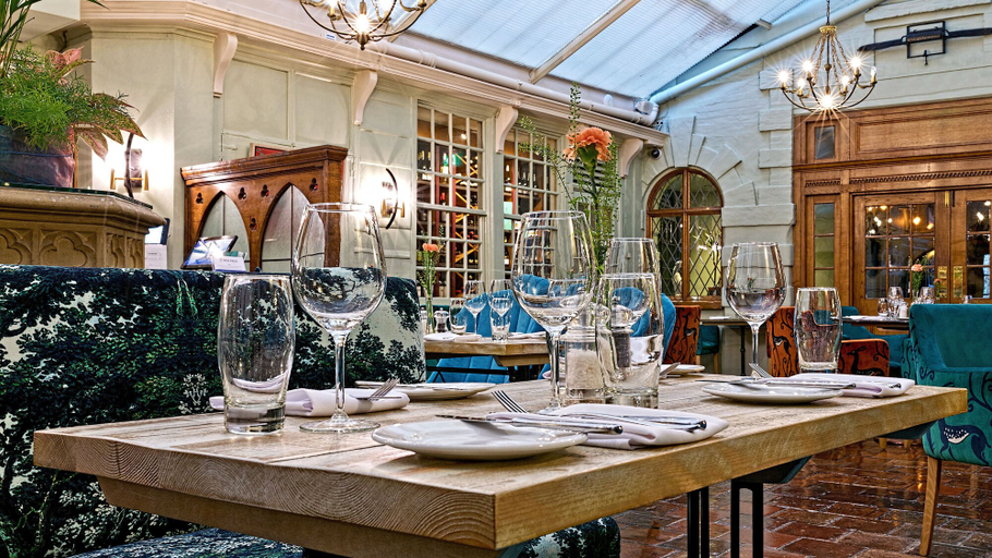 Food & Drinks 5, The Maids Head Hotel, Norfolk