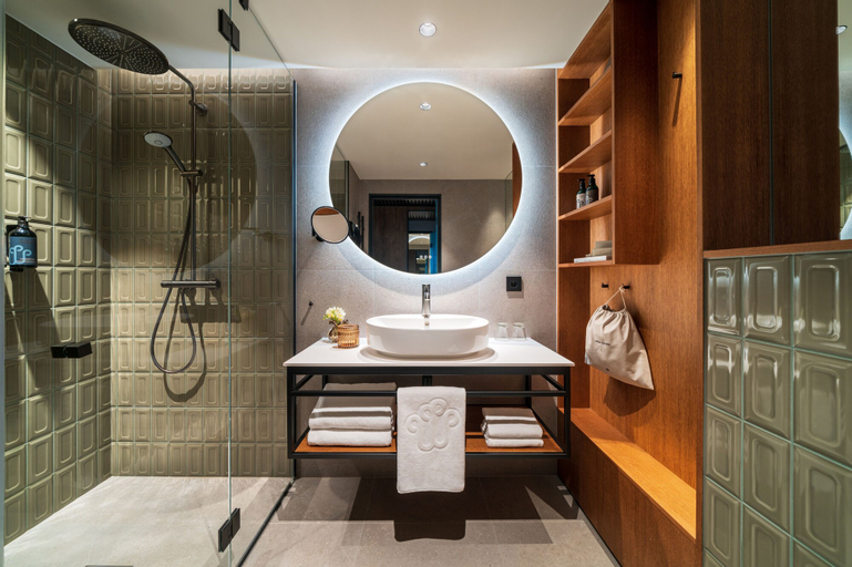Bathroom 7