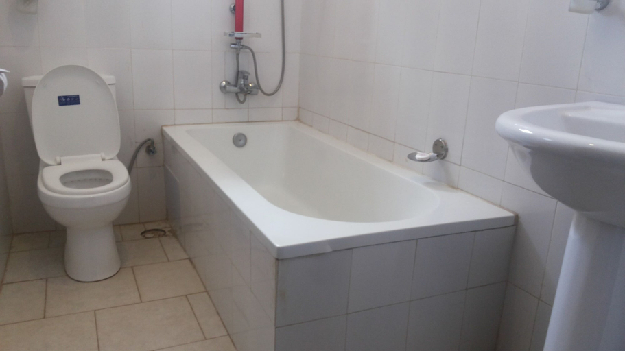 Bathroom 10