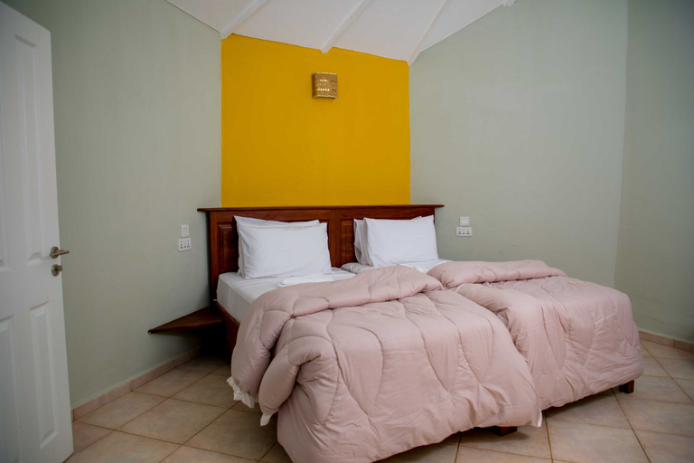 Bedroom 3, Tropic Gardens Hotel, Kanifing