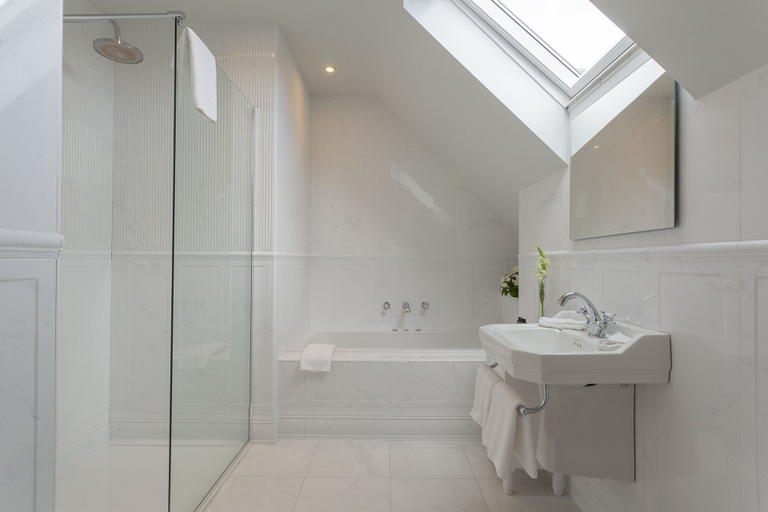 Bathroom 5, Randles Hotel Killarney