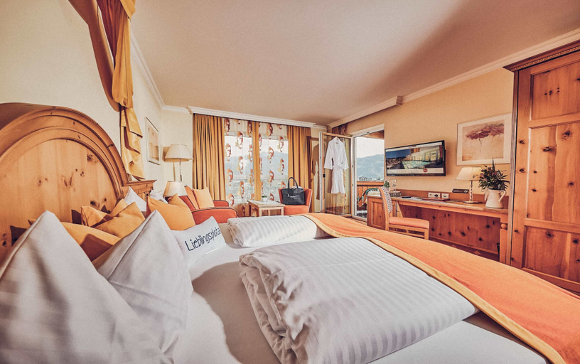 Bedroom 4, Sport- und Familienresort Alpenblick, Zell am See