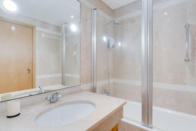 Bathroom, Funchal View Apartment, Funchal