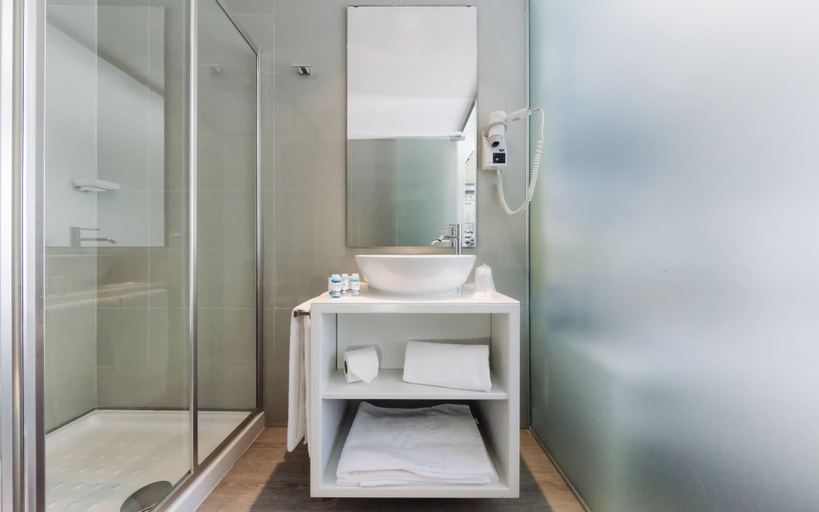Bathroom 4, Lisbon São Bento Hotel, Lisbon