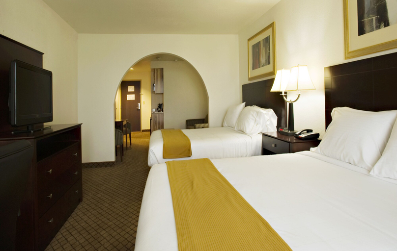 Bedroom 3, Holiday Inn Express & Suites CHILDRESS by IHG, Childress
