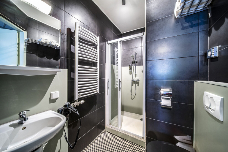 Bathroom 4, Atlantis Hotel Amsterdam, Amsterdam