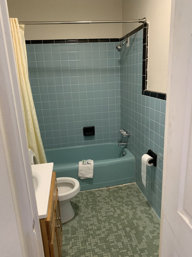 Bathroom 5, Bayfront Inn, Harrison
