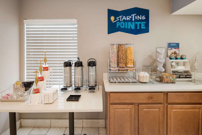 Food & Drinks 5, Clarion Pointe Indianapolis Northeast, Marion