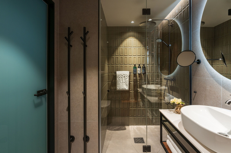 Bathroom 8