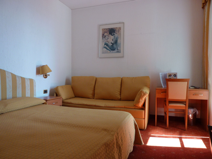 Bedroom 25