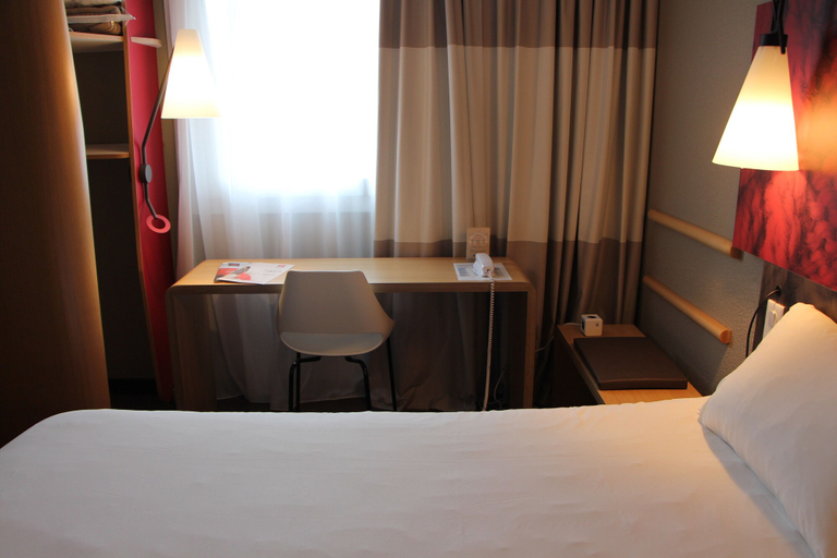 Bedroom 4, ibis Arcachon la Teste, Gironde