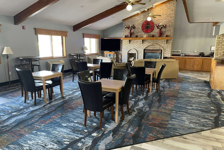 Food & Drinks, AmericInn by Wyndham Ladysmith, Rusk