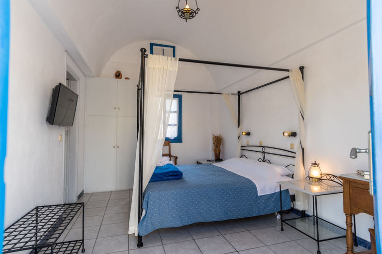 Bedroom 3, Irigeneia Hotel, South Aegean
