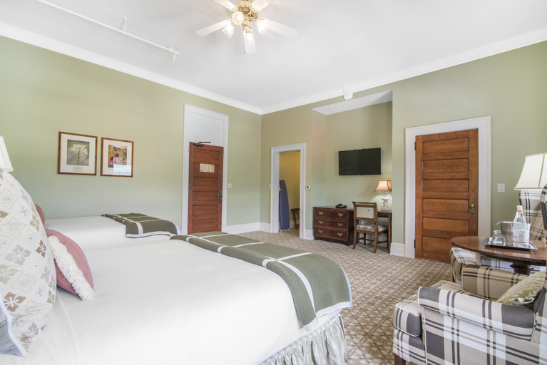 Bedroom 3, Omni Mount Washington Resort & Spa, Coos