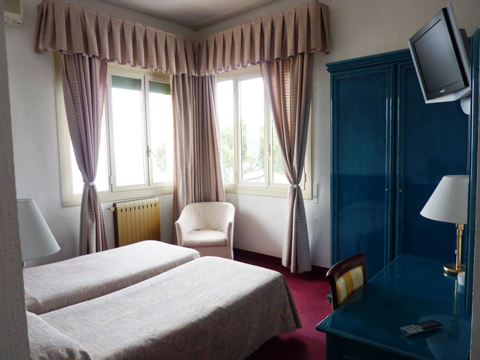 Bedroom 24