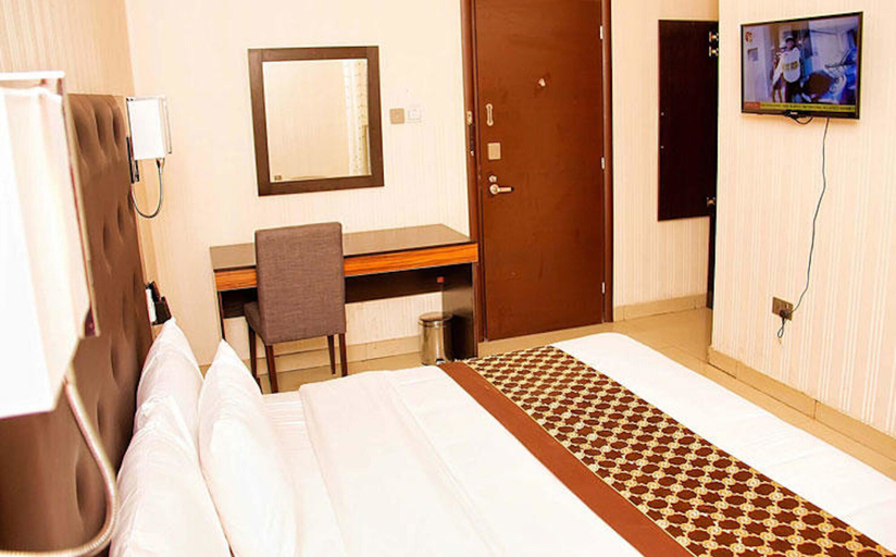 Bedroom 3, Lakeem Suites - Agboyin Surulere, Surulere