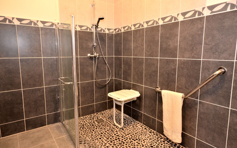 Bathroom 3, Hotel De La Villa Biron, Seine-Saint-Denis