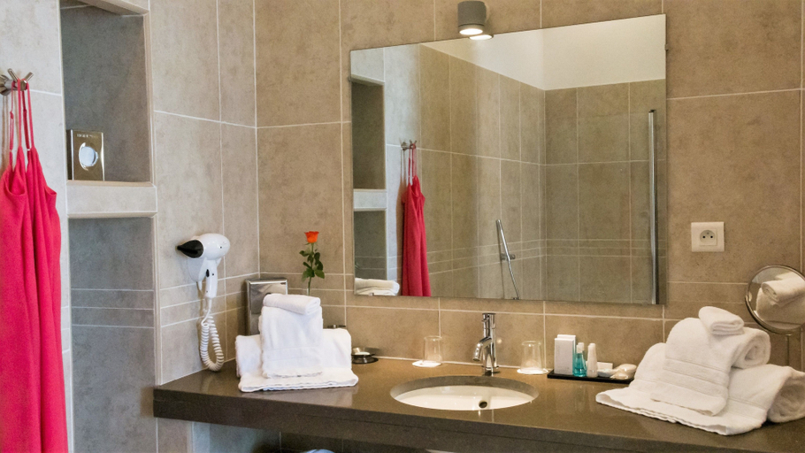 Bathroom 5, Hôtel Perla Rossa, Haute-Corse