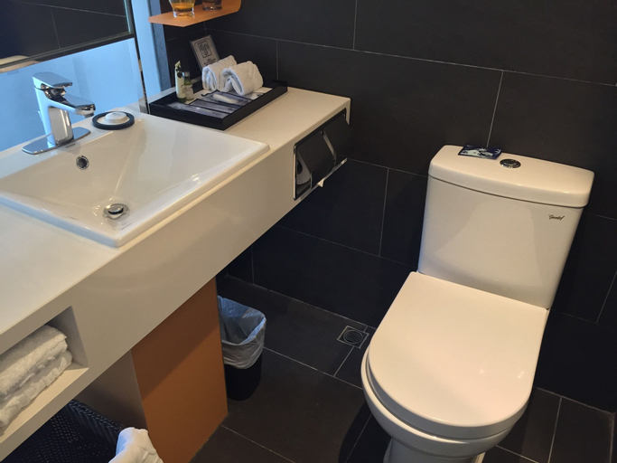 Bathroom 2