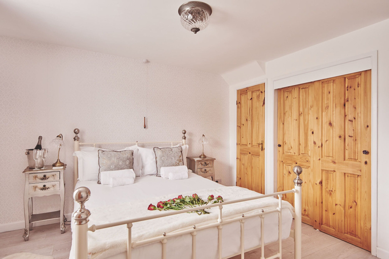 Bedroom 2, The Lansdowne, Gloucestershire
