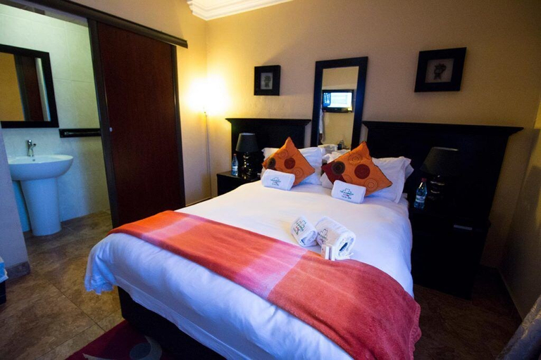Bedroom 4, The Shamrock Lodge, Capricorn