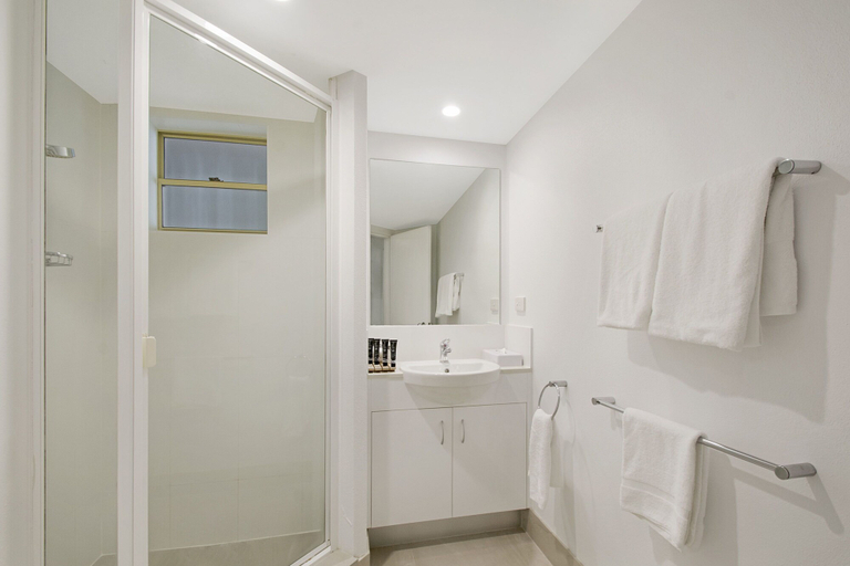 Bathroom 5, Mantra French Quarter Apartment, Noosa - Noosa-Noosaville