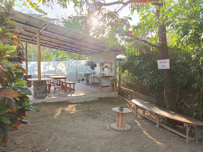 Food & Drinks 4, Don Jons Lodge -Surf & Yoga, Puntarenas