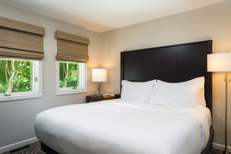 Bedroom 3, The Equinox Golf Resort & Spa, Bennington