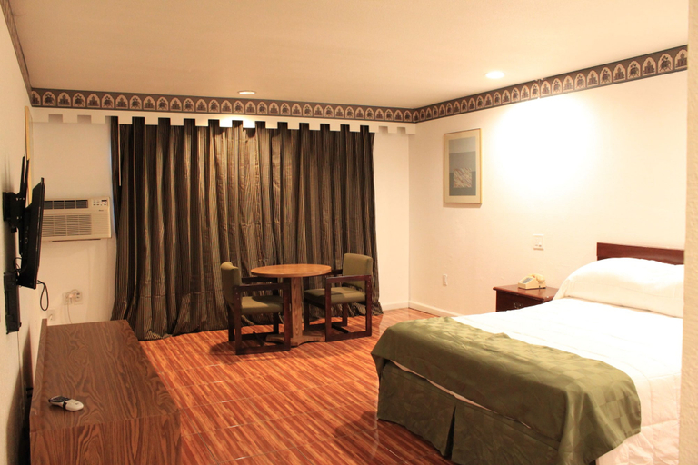 Bedroom 4, Menifee Inn, Riverside