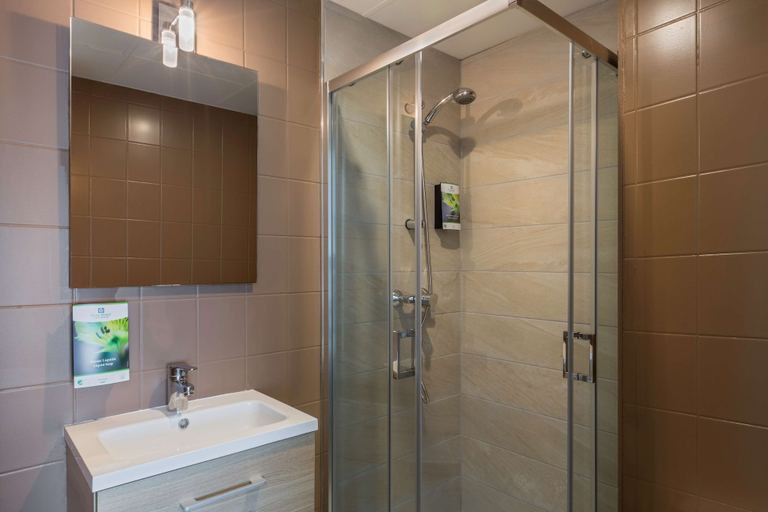Bathroom 5, Sure Hotel by Best Western Argentan, Orne