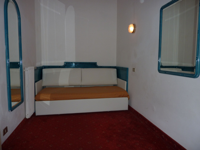 Bedroom 23