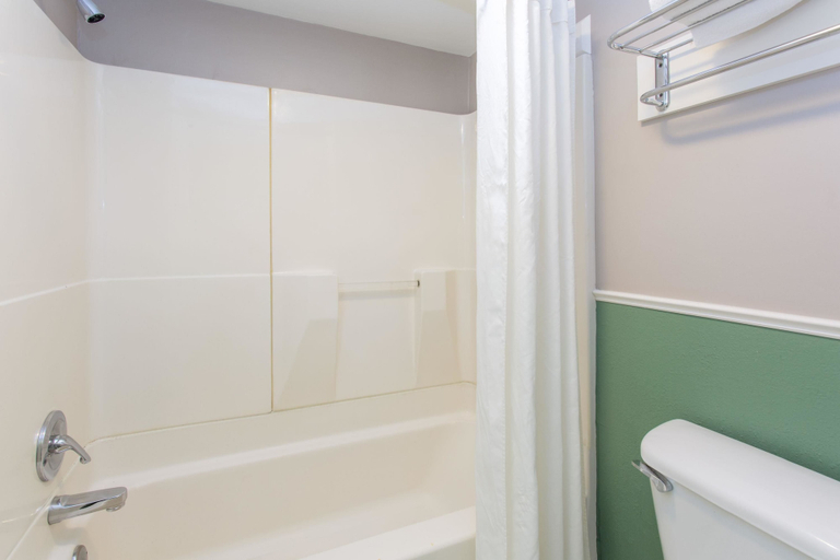 Bathroom 5, Super 8 by Wyndham Durham/University Area NC, Durham