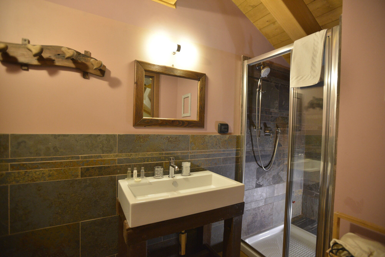 Bathroom 4, Hotel La Chance, Aosta