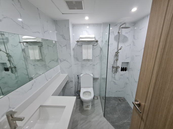 Bathroom 20