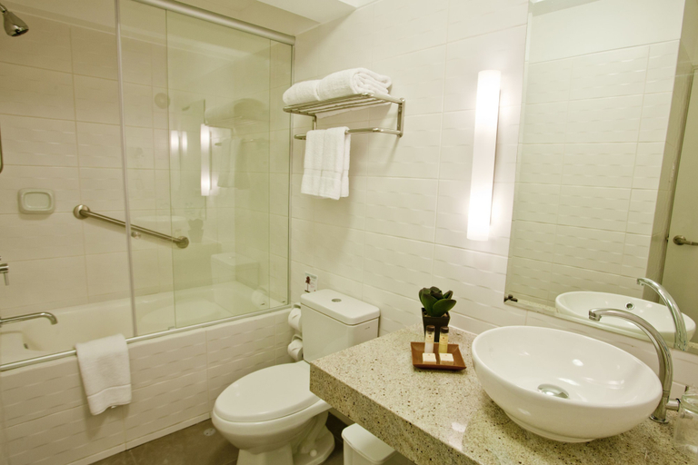 Bathroom 4, Tierra Viva Miraflores Larco, Lima