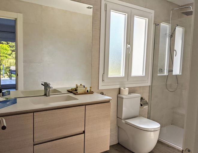 Bathroom 4, Coral Beach Aparthotel, Málaga