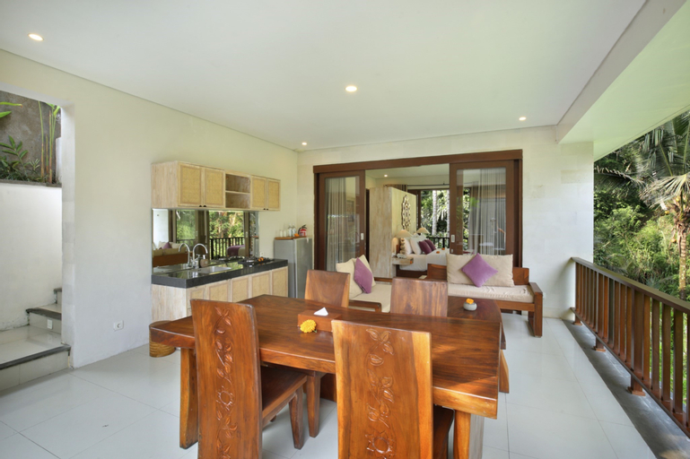 Dining Room 15