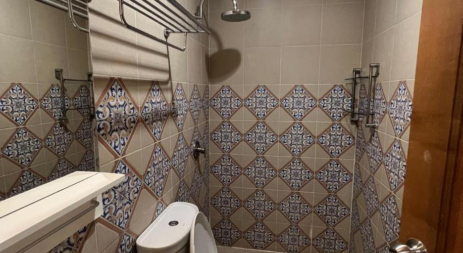 Bathroom 4, V CHECK INN SUKHUMVIT 22, Khlong Toey