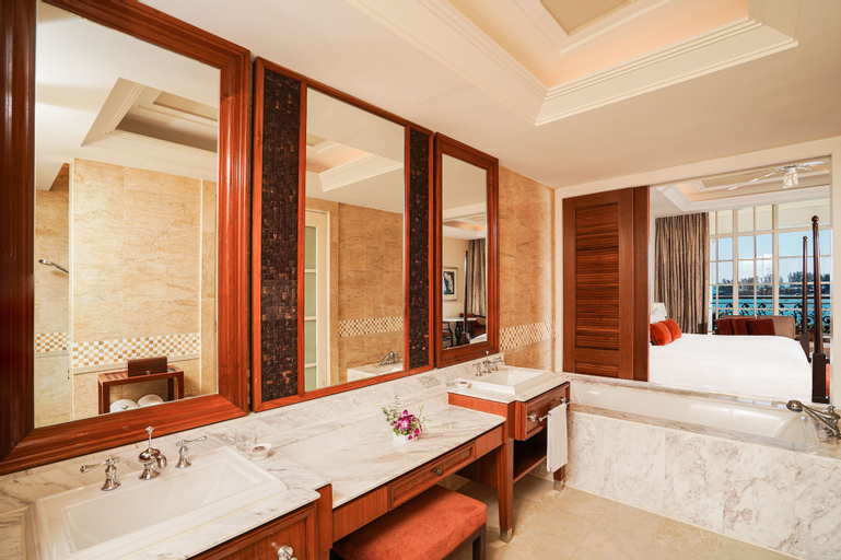 Bathroom 4