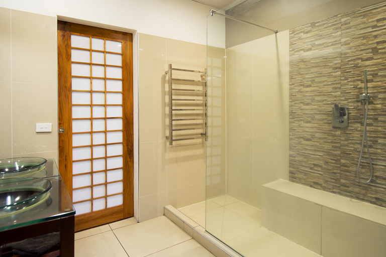 Bathroom 3, Fatumaru Lodge Port Vila, Port Vila