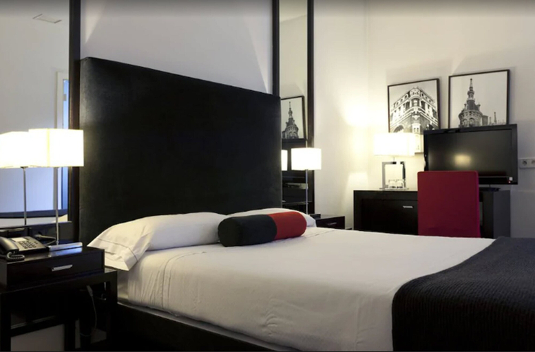 Bedroom 2, Quatro Puerta del Sol, Madrid