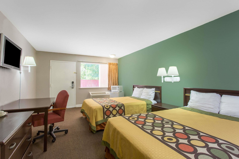 Bedroom 2, Super 8 by Wyndham Durham/University Area NC, Durham