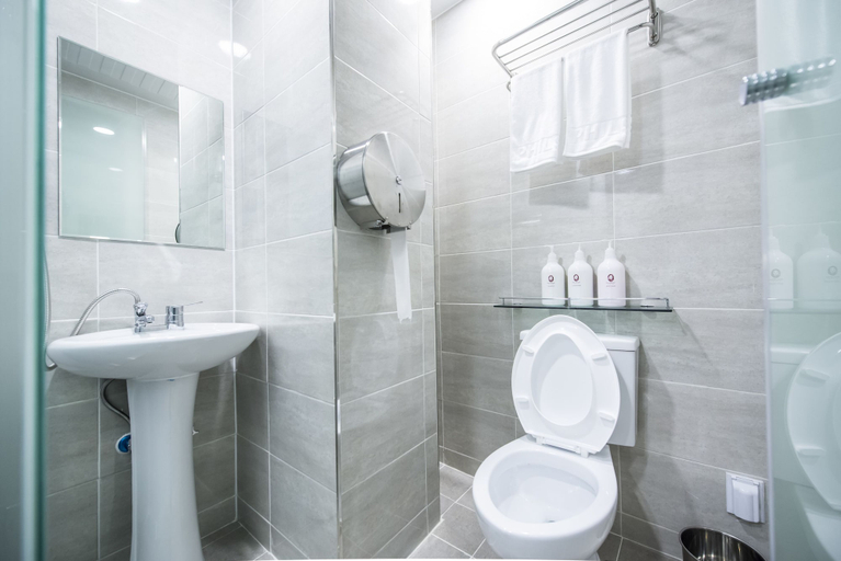Bathroom 4, Philstay Myeongdong Metro, Jung