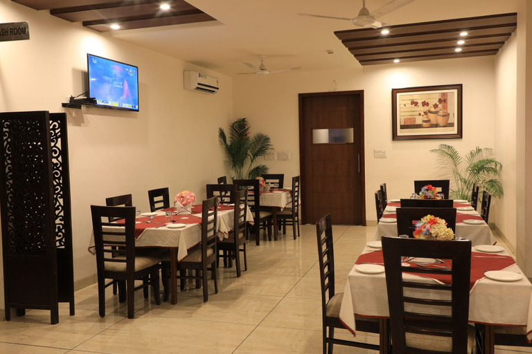 Food & Drinks 5, Cosmos Raj Plaza Jaipur, Jaipur