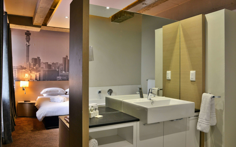 Bathroom 5, Reef Hotel, City of Johannesburg
